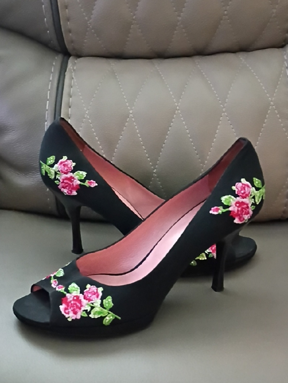 MOSCHINO Retro Floral Embroidered Women's Heels